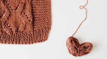 Ta strikketøyet med ut i naturen